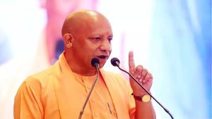 UP News: यूपी में दिव्यांगजनों की बढ़ाई जाएगी पेंशन, सीएम योगी ने किया ऐलान 