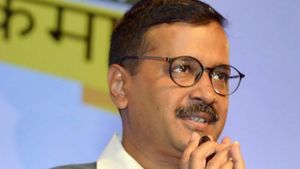 दिल्‍ली में अब 24 घंटे खुल सकेंगी दुकानें, सीएम केजरीवाल के इस निर्णय से बढ़ेगी लोकल इकॉनमी  