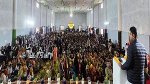 Haryana News: डिप्टी सीएम दुष्यंत चौटाला ने नरवाना में सभागार का किया उद्घाटन, 2 करोड़ की लागत से हुआ निर्माण