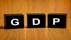 GDP के आंकड़े आज जारी होंगे, घट सकती है देश की विकास दर 