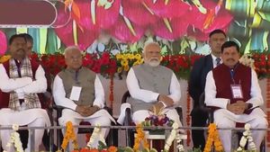 MP News: PM मोदी ने 3275 करोड़ की सड़क विकास परियोजनाओं को किया समर्पित, आहार अनुदान योजना की किश्त जारी     