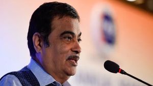 Toll Tax Rules: सरकार कर रही है टोल बूथ खत्म करने की तैयारी, लोकसभा चुनाव से पहले हो सकता है ये काम