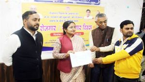 17 हजार हितग्राहियों को MP मंत्री ने सौंपे स्व-रोजगार के लिए 66 करोड़, कही ये खास बात