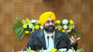 पंजाब में मिशन रोजगार जारी, सीएम भगवंत मान ने 518 लोगों को सौंपा नियुक्ति पत्र