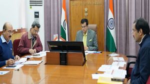 Haryana News: हरियाणा में 5700 करोड़ से 126 किलोमीटर रेलवे कॉरिडोर का काम शुरू, मुख्य सचिव ने दी जानकारी