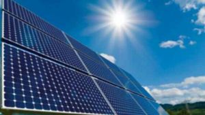 UP: बिजली बेचकर पैसे कमाने का मौका, सौर ऊर्जा संयंत्र लगाने के लिए सरकार दे रही 90 फीसदी सब्सिडी 