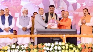 यूपी सीएम ने  351 करोड़ की सौगात, बोले अब कन्नौज इत्र की खुशबू पूरे दुनिया में महकेगी 