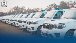 पंजाब: CM भगवंत मान ने पुलिस को किया सशक्त, पुलिस बेड़े में शामिल 410 नए हाईटेक वाहनों को दिखाई हरी झंडी