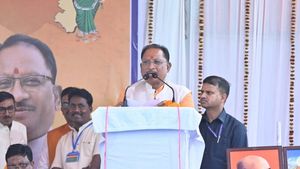    सीएम विष्णुदेव साय की घोषणा, छत्तीसगढ़ में फिर शुरू होगी चरण पादुका योजना  