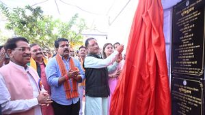 CG: सीएम विष्णुदेव  साय ने कबीरधाम को दी बड़ी सौगात, 118.24 करोड़ रूपए के विकासकार्यों का किया लोकार्पण    