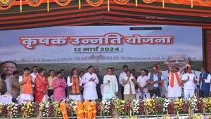 Chhattisgarh: सीएम विष्णुदेव ने किया कृषक उन्नति योजना का शुभारंभ, किसानों के खाते में 799 करोड़ 66 लाख रुपये