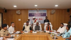 छत्तीसगढ़ में जरुरतमंद परिवारों को जल्द मिलेगा पक्का आवास, डिप्टी CM अरुण साव ने दिए निर्देश  