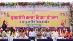  Chhattisgarh: मुख्यमंत्री कन्या विवाह योजना का मिला लाभ,  परिणय सूत्र में बंधे  200 जोड़े 