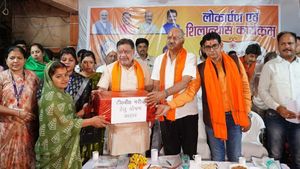 CG News: मंत्री बृजमोहन ने तिल्दा नेवरा में किया 5.24 करोड़ रुपए के विकास कार्यों का लोकार्पण