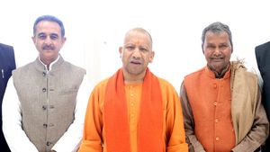 किसानों के लिए योगी सरकार की बड़ी सौगात, पुरानी फसल नुकसान का मिलेगा मुआवजा