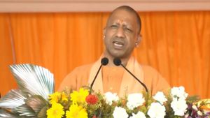 देवरिया की बदलेगी तस्वीर, जिले में रिकॉर्ड संख्या में लोगों को मिला आवास