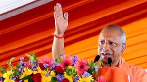 यूपी में महिलाओं को पढ़ाई से शादी तक मिल रही आर्थिक मदद, जानिए कैसे मिलेगा लाभ 