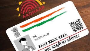 Aadhaar Mobile No. Link: इस तरह आधार कार्ड से मोबाइल नंबर आसानी से हो जाएगा लिंक, ये तरीका है काफी आसान
