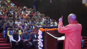  UP में  राजस्व से जुड़े कार्यों का होगा डिजिटाइजेशन, योगी सरकार उठाने जा रही है बड़ा कदम  