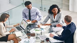 TCS से लेकर WIPRO तक, ये कंपनियां अपने एंप्लॉयइज को ऑफिस वापस लाने के लिए कर रही है अनोखा काम