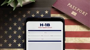 अमेरिका में नौकरी से निकाले गए H-1B वीजाधारकों के लिए राहत की खबर, मिली 60 दिनों से अधिक दिनों की मोहलत