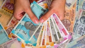 EPF: इस तरह करें रिटायरमेंट की प्लानिंग, ईपीएफ में निवेश करके बना सकते हैं 1.30 करोड़ रुपये