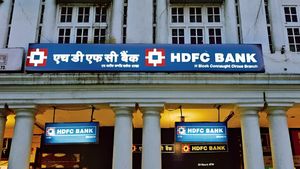 HDFC Bank New FD Rates: ग्राहकों को फिक्स्ड डिपॉजिट पर ज्यादा मिलेगा ब्याज, आज से लागू हुईं नई दरें