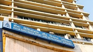 कैशलेस क्लेम से लेकर रिफंड तक, पॉलिसीधारकों को IRDAI ने दी ये सुविधा 