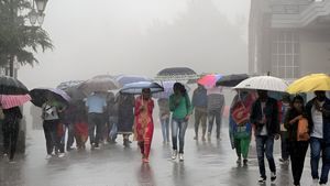 मौसम ने बदली करवट, लोगों को मिल गई गर्मी से राहत, अब इस तारीख को उत्तर भारत में जमकर बरसेंगे बादल 