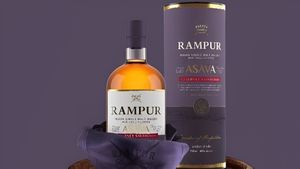 10,000 रु की Whisky ! आखिर क्या है इस सिंगल माल्ट व्हिस्की के महंगे होने का राज? जानकर नहीं होगा विश्वास