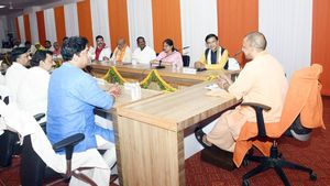 OPINION: जन समस्याओं के प्रति गंभीर योगी सरकार, अधिकारियों को जारी खास निर्देश