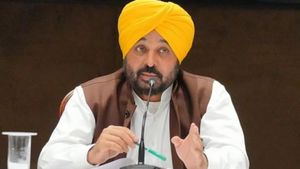 पंजाब की मान सरकार में जून 2024 में स्टाम्प बिक्री और रजिस्‍ट्री राजस्व में रिकॉर्ड 42 फीसदी की हुई वृद्धि