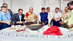 Budget 2024: हलवा सेरेमनी के साथ अंतिम रूप में बजट के तैयारियां, जानिए क्या है ये परंपरा