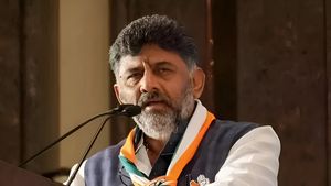Karnataka Dress Code News: कर्नाटक के उपमुख्यमंत्री ने दी बड़ी अपडेट, पब्लिक प्लेस के लिए ड्रेस कोड किया जारी