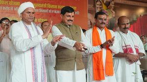 लाभार्थियों के बैंक खातों में CM मोहन यादव ने ट्रांसफर की 3575 करोड़ धन राशि, इन योजनाओं का मिला लाभ