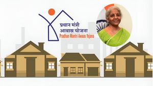 PM Awas Yojana 2024: घर खरीदारों के लिए बड़े ऐलान, वित्त मंत्री ने दी बड़ी सौगात