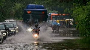 Delhi Traffic Police Advisory: दिल्ली में भारी बारिश, सड़कें हुई पानी-पानी! ट्रैफिक पुलिस ने जारी की एडवाइजरी