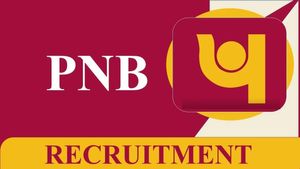 PNB Recruitment 2024: पंजाब नेशनल बैंक में निकली हैं बंपर भर्ती, 19 अगस्त तक करें अप्लाई, इस तरह होगा आवेदन