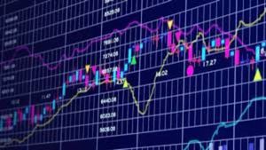 Share Market Updates: शेयर बाजार में ताबड़तोड़ बिकवाली, सेंसेक्स करीब 700 अंक नीचे बंद, HDFC बैंक 3% गिरा