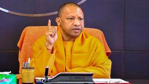 UP News: सरकारी कर्मचारियों के लिए जरूरी खबर! 31 अगस्त से पहले निपटाले ये काम, नहीं तो अटक जाएगी सैलरी 