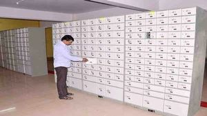  Bank Locker Rules: बैंक लॉकर का इस्तेमाल करने से पहले जान लें ये जरूरी बातें, नहीं तो पड़ेगा भारी