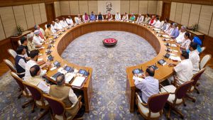 Cabinet Meeting: कैबिनेट मीटिंग में हुए ये बड़े फैसले,आयुष्मान कार्ड से लेकर ई-ड्राइव में क्या होगा बड़ा बदलाव