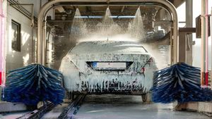 Business Idea: इस बिजनेस को शुरू करके होगी हर महीने मोटी कमाई, ऐसे करें कारोबार की शुरुआत  