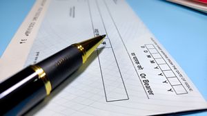 Types of Cheque: 1 या 2 नहीं, 7 तरह के होते हैं Cheque, भुगतान करने से पहले जरूर कर लें चेक 