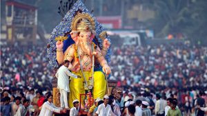 Ganesh Chaturthi 2024 Special: बप्पा लगाएंगे नैया पार! इन 5 बातों का रखें ख्याल, पैसों की नहीं होगी किल्लत