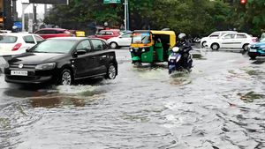 Delhi Mei Aaj Barish Hogi: बारिश पर आया बड़ा अपडेट! IMD ने बताया इन दिनों पर होगी भारी बारिश, तुरंत करें चेक
