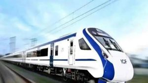 Vande Bharat Express:अब कुछ घंटो में पहुंच जाओगे वाराणसी से आगरा, यूपी को मिली एक और नई वंदे भारत ट्रेन