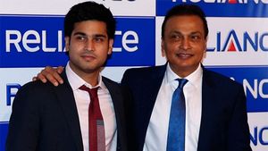 अनिल अंबानी के लौटे अच्छे दिन! सितंबर में इन दो शेयरों के भाव 60-60% बढ़े, 2018 के बाद पहली बार हुआ ऐसा