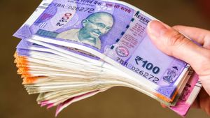 DA Hike: आ गई नई अपडेट! धनतेरस से पहले सरकार देगी बोनस! 1 करोड़ कर्मचारियों की बढ़ सकती है सैलरी
