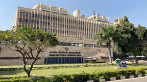  IIT Jobs 2024: आईआईटी में निकली बम्पर भर्तियां, 1 लाख से ज्यादा होगी सैलरी, ऐसे कर सकते हैं अप्लाई 
